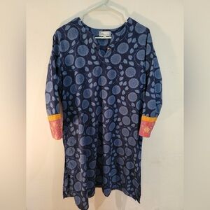 Women’s WestSide
Floral Patterned Tunic with Colorful Sleeves